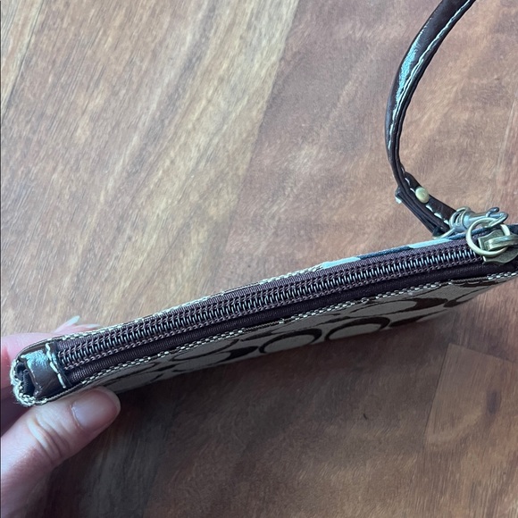 Like new Coach Signature Card Holder and wristlet - Picture 11 of 16